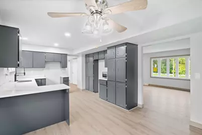 37860 N Metropolitan Avenue, Beach Park, IL 60087 - Photo 15