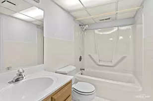 717 Queens Gate Cir, Sugar Grove, IL 60554 - Photo 23