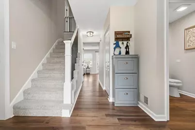 608 Wainsford Drive, Hoffman Estates, IL 60169 - Photo 5