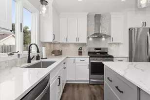 608 Wainsford Dr, Hoffman Estates, IL 60169 - Photo 9