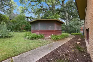 853 Edgewater Dr, Naperville, IL 60540 - Photo 41