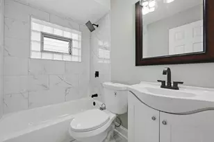 11025 S Avenue O, Chicago, IL 60617 - Photo 13