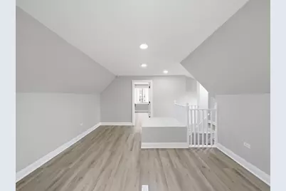 11025 S Avenue O, Chicago, IL 60617 - Photo 7