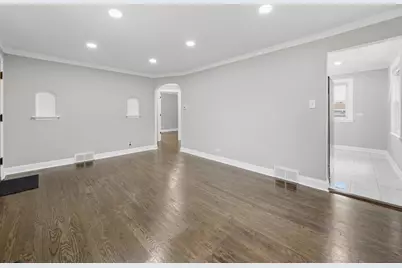 11025 S Avenue O, Chicago, IL 60617 - Photo 3