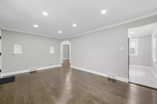 11025 S Avenue O, Chicago, IL 60617 - Photo 3