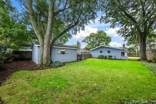 2612 Fontana Dr, Glenview, IL 60025 - Photo 17