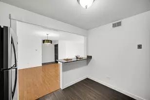 7347 W 79th Pl, Bridgeview, IL 60455 - Photo 9