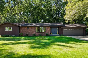 1113 River Oaks Dr, Dixon, IL 61021 - Photo 1