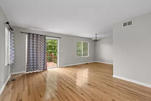 393 Lowell Dr, South Elgin, IL 60177 - Photo 5
