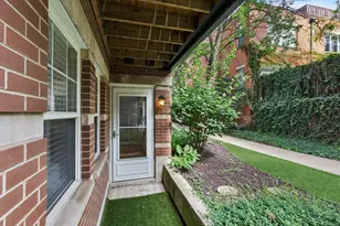 301A W Goethe St, Chicago, IL 60610 - Photo 17