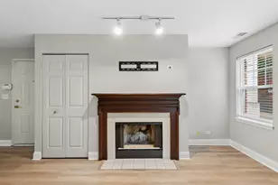 301A W Goethe St, Chicago, IL 60610 - Photo 5