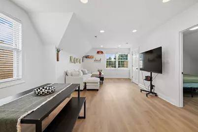 5351 W Foster Avenue, Chicago, IL 60630 - Photo 5