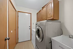 2012 Clover Ln, Woodridge, IL 60517 - Photo 15