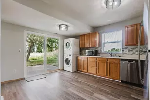 23 Fetzer Dr, Bloomington, IL 61704 - Photo 9