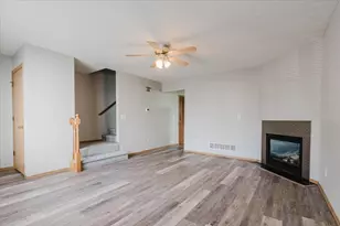 23 Fetzer Dr, Bloomington, IL 61704 - Photo 5