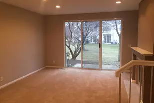1828 Lucylle Ct, Saint Charles, IL 60174 - Photo 9