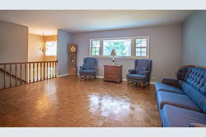 1379 Cumberland Circle W, Elk Grove Village, IL 60007 - Photo 3