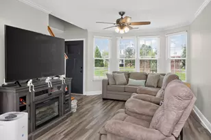224 Presidential Blvd, Oswego, IL 60543 - Photo 3