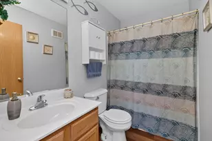 224 Presidential Blvd, Oswego, IL 60543 - Photo 17