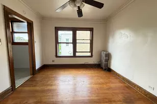 4208 W Cullom Ave, Chicago, IL 60641 - Photo 5