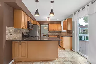4440 Dublin Ct, Hanover Park, IL 60133 - Photo 7
