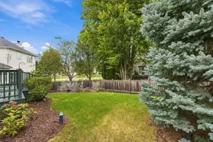 314 Red Sky Dr, Saint Charles, IL 60175 - Photo 3