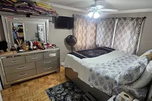 7247 N Hamilton Ave, Chicago, IL 60645 - Photo 3