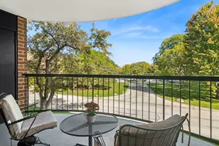 1605 E Central Rd, Arlington Heights, IL 60005 - Photo 9