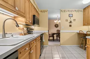 1605 E Central Rd, Arlington Heights, IL 60005 - Photo 19