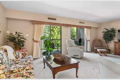 1605 E Central Road #213-B, Arlington Heights, IL 60005 - Photo 7