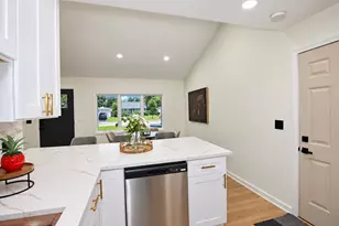 2658 Crawford Ave, Evanston, IL 60201 - Photo 15