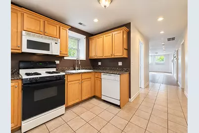 1229 N Austin Boulevard #1, Chicago, IL 60651 - Photo 15