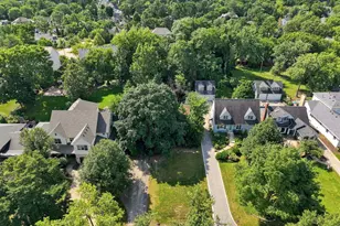 115 Ann St, Clarendon Hills, IL 60514 - Photo 1