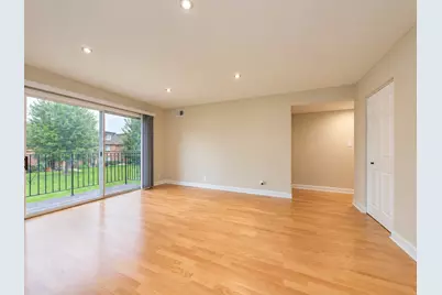 9374 Bay Colony Drive #2S, Des Plaines, IL 60016 - Photo 5