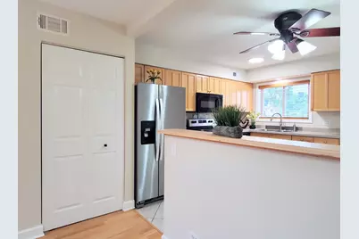 9374 Bay Colony Drive #2S, Des Plaines, IL 60016 - Photo 11