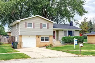 126 Bunker Hill Ave, South Elgin, IL 60177 - Photo 1