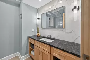 634 W Briar Pl, Chicago, IL 60657 - Photo 61