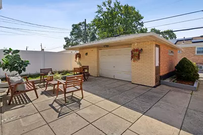 6905 W Leland Avenue, Harwood Heights, IL 60706 - Photo 17