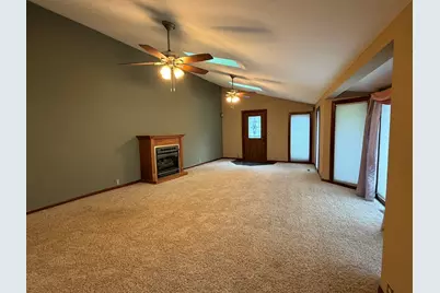2472 W Red Oak Road, Freeport, IL 61032 - Photo 7
