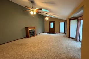 2472 W Red Oak Rd, Freeport, IL 61032 - Photo 7