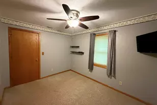 2472 W Red Oak Rd, Freeport, IL 61032 - Photo 31