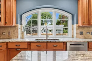 2211 Joyce Ln, Naperville, IL 60564 - Photo 5