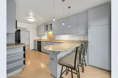 701 Lake Hinsdale Drive #410, Willowbrook, IL 60527 - Photo 13
