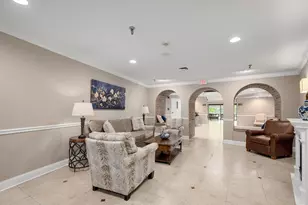 701 Lake Hinsdale Dr, Willowbrook, IL 60527 - Photo 3