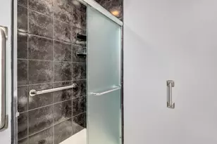 701 Lake Hinsdale Dr, Willowbrook, IL 60527 - Photo 23