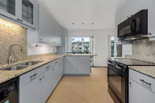 701 Lake Hinsdale Dr, Willowbrook, IL 60527 - Photo 11