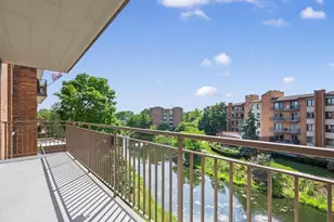 701 Lake Hinsdale Dr, Willowbrook, IL 60527 - Photo 27