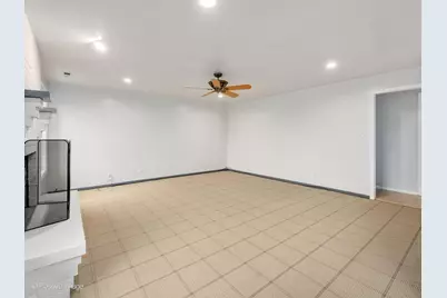 701 Lake Hinsdale Drive #410, Willowbrook, IL 60527 - Photo 15
