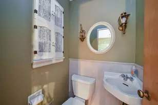 324 W Elm St, Wheaton, IL 60189 - Photo 13