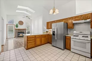 664 Mayfair Dr, Carol Stream, IL 60188 - Photo 11